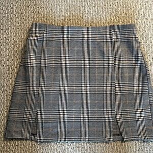 H&M Black and Gray Checkered Mini Skirt with elastic